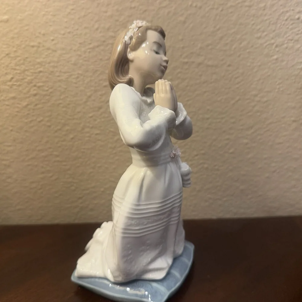 Lladro #6089 communion